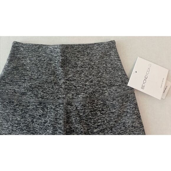 Beyond Yoga SD5054 Women Sz XXSmall Spacedye Black High Waisted Biker Shorts - Picture 2 of 6